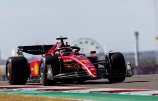 Сајнц пред Врстапен на стартот на американското Гранд-при