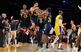 Лејкерси загубија со тројка во последната секунда: Бостон ја забелеша 17-та победа