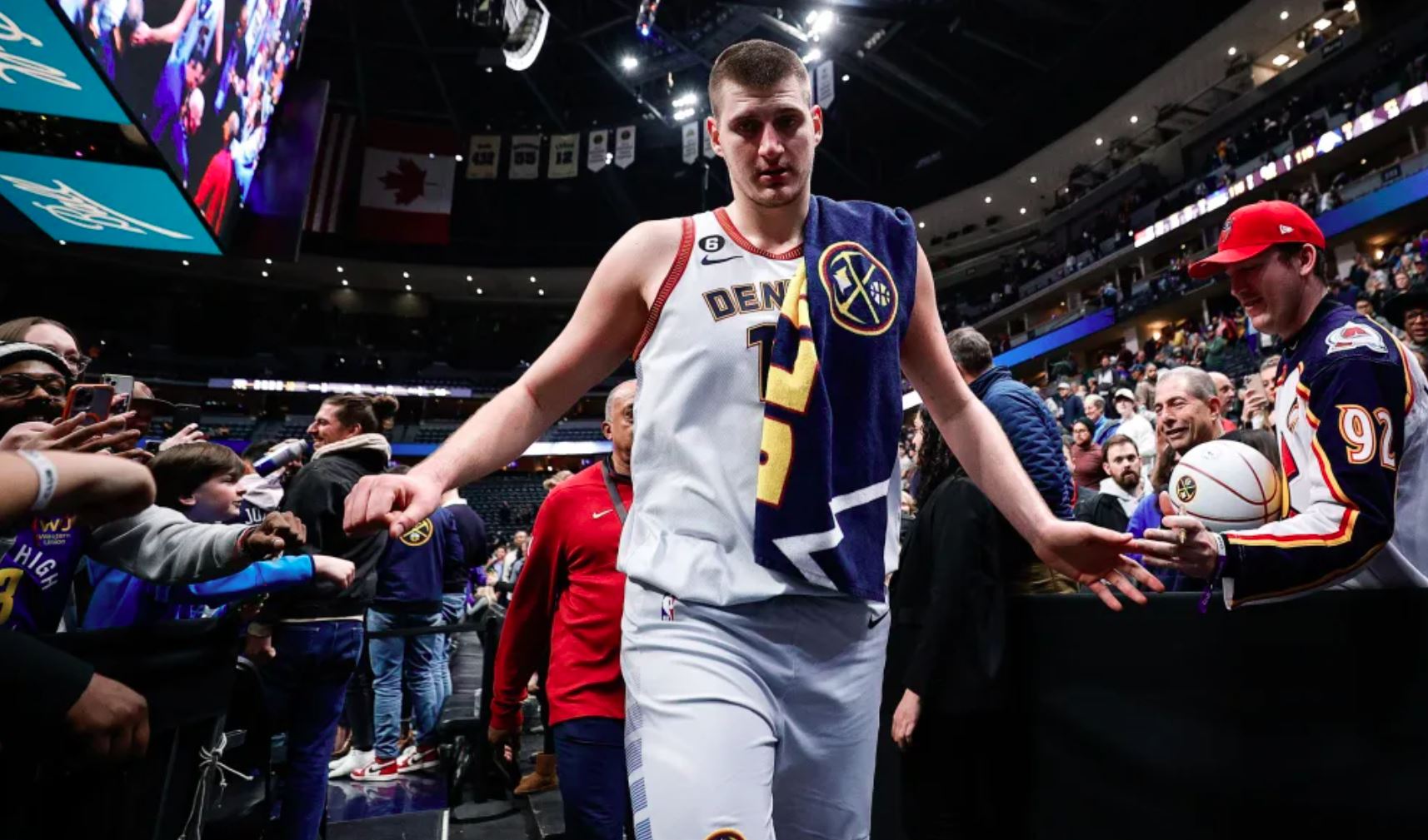 Нов трипл-дабл за Јокиќ