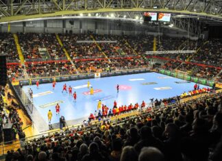 (ФОТО ГАЛЕРИЈА) Ракометен спектакл за историја