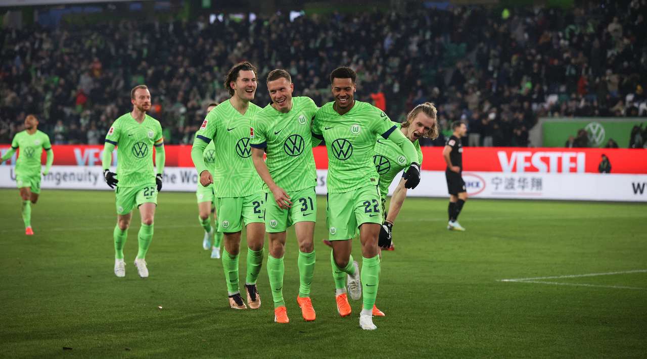 (ВИДЕО) Волфзбург го понижи Фрајбург, Ајтрахт го надигра Шалке