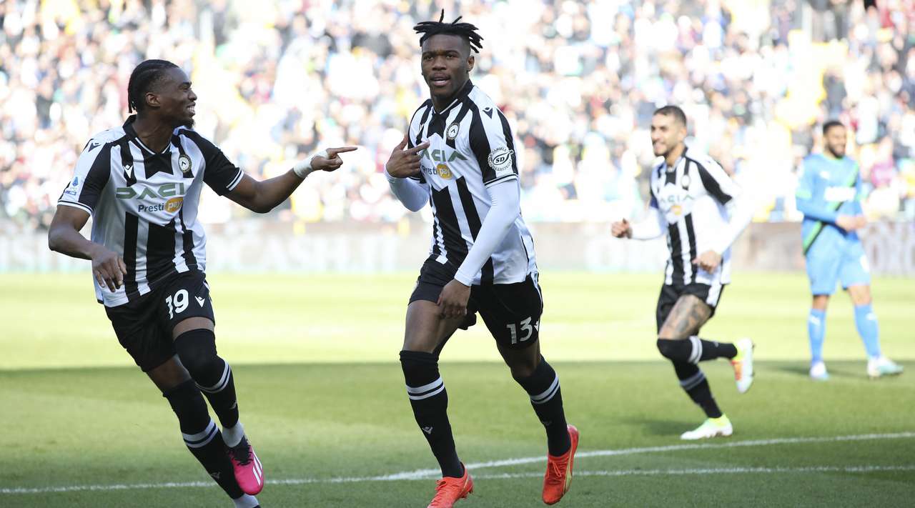 Несторовски остана закован на клупа, Удинезе ремизираше