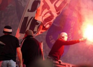 Навивачите на Ајнтрахт „не пожелни“ во Неапол