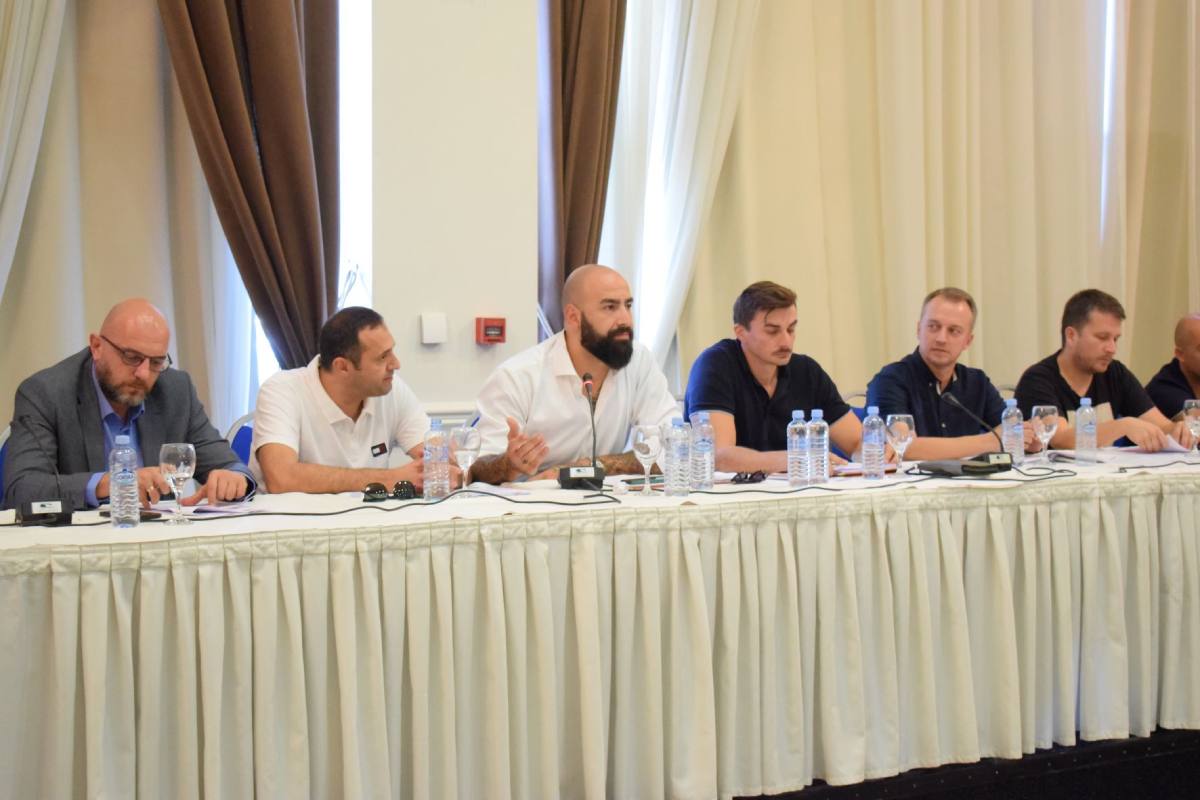 Со свој камен по своја глава, клубовите на КФМ и должат над 206.000 евра