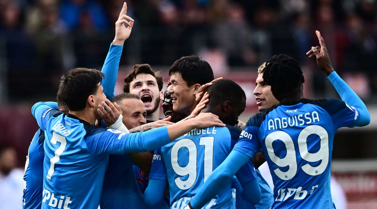 Елмас доби шанса во вториот дел, Наполи го “потопи” Торино на гостински терен