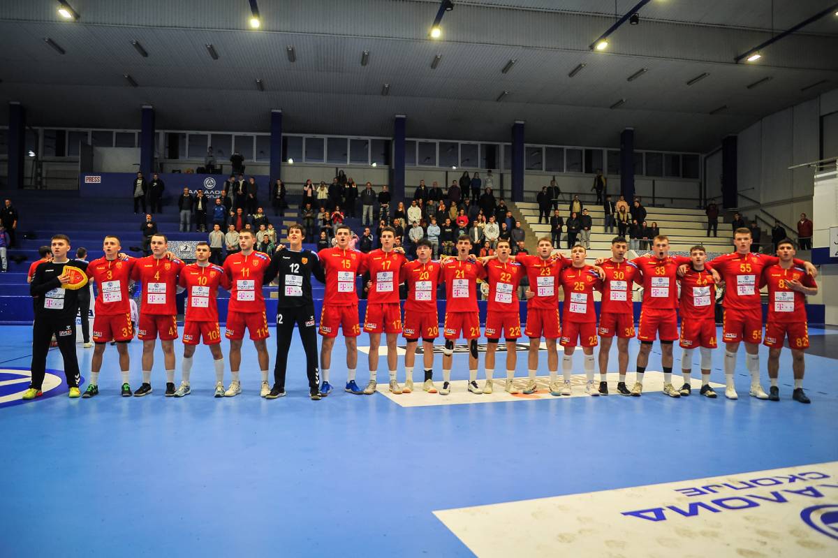 Македонските кадети подобри од романските