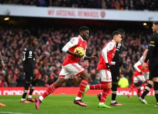 (ВИДЕО) Арсенал губеше со два гола но победи со гол во 98-минута