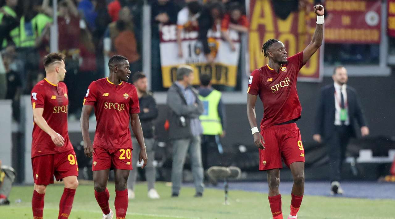 (ВИДЕО) “Лудница” во финишот на Олимпико, Рома и Милан ги поделија бодовите