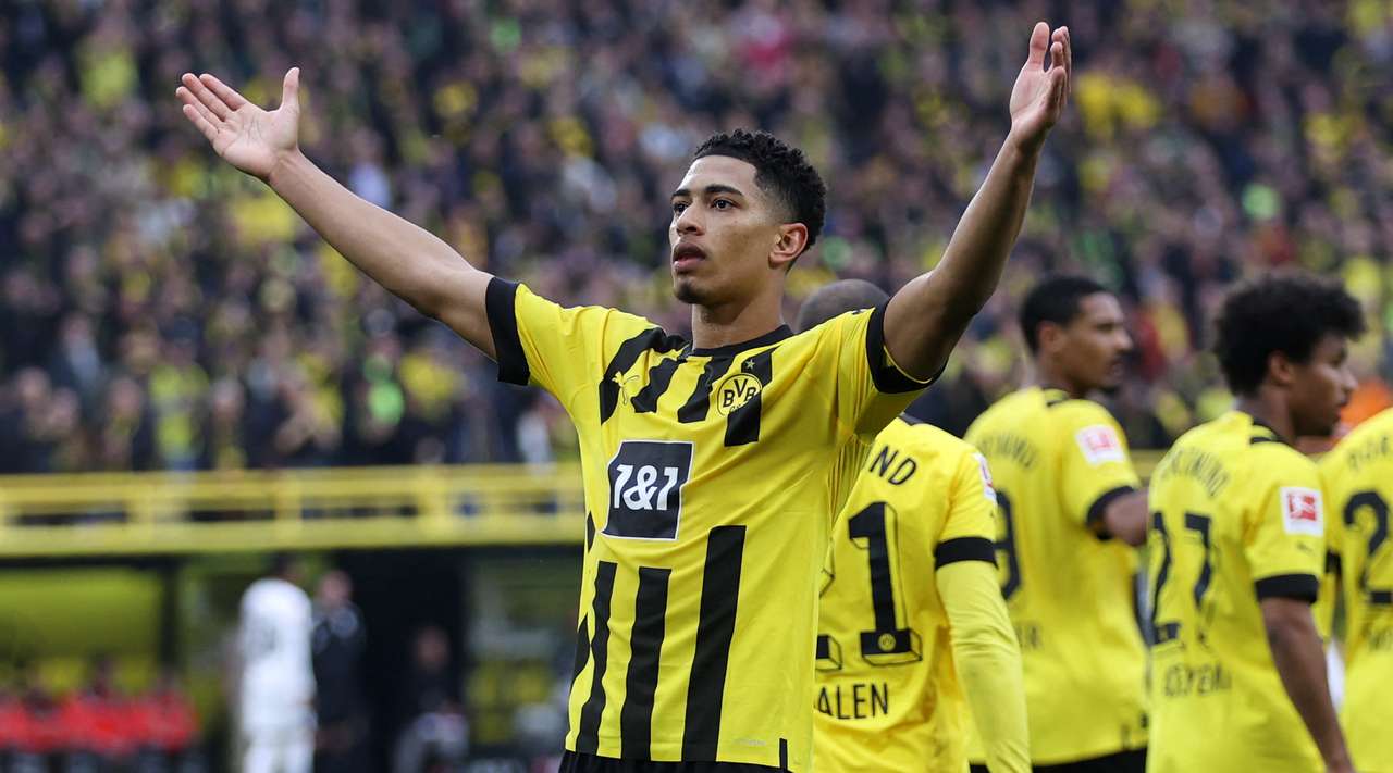 (ВИДЕО) Борусија Дормунд го наполни голот на Ајнтрахт и се врати на прво место
