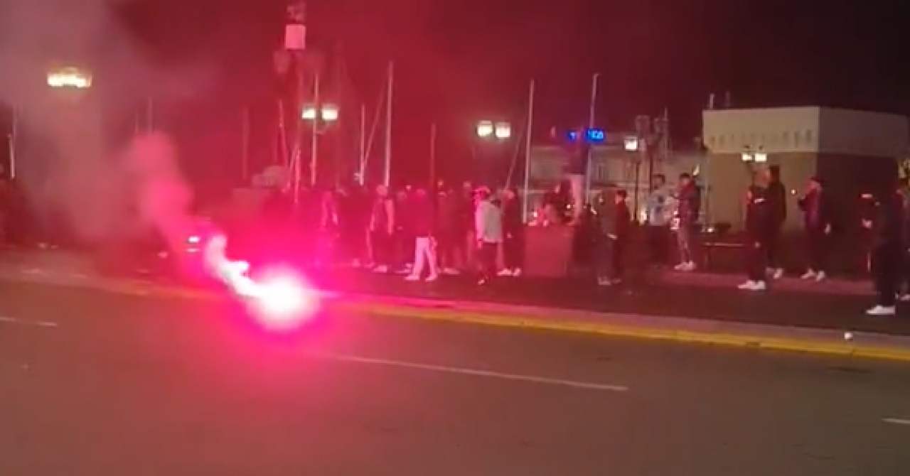 (ВИДЕО) Навивачите на Наполи ги оставија „миланезите“ без сон