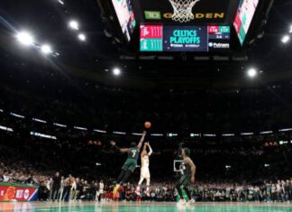 (ВИДЕО) Бостон закажа полуфинале со Филаделфија