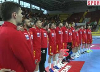 (ВИДЕО) Македонската химна моќно испеана од ракометарите