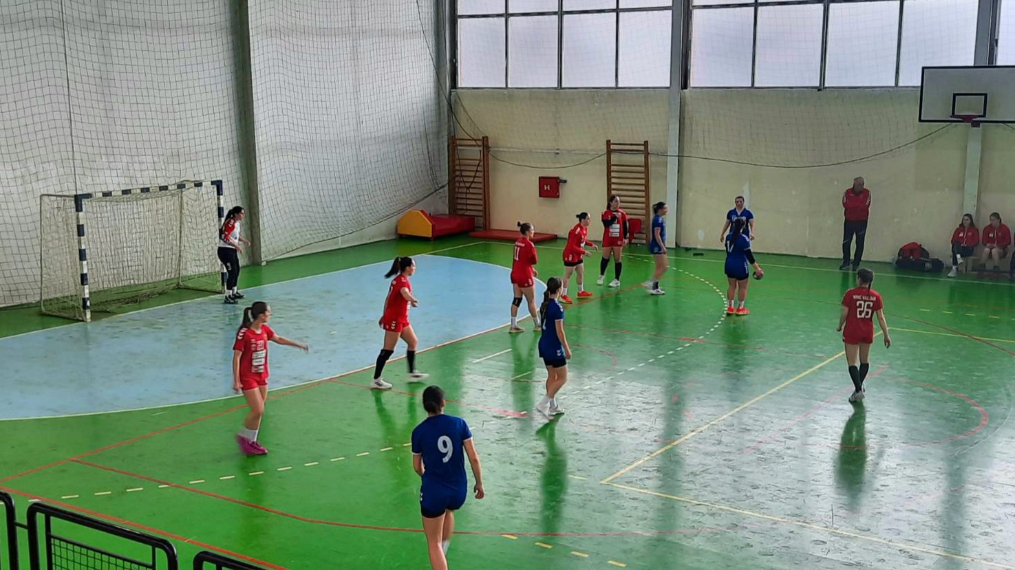 Вардарки рутинирано до победа против Стружанка