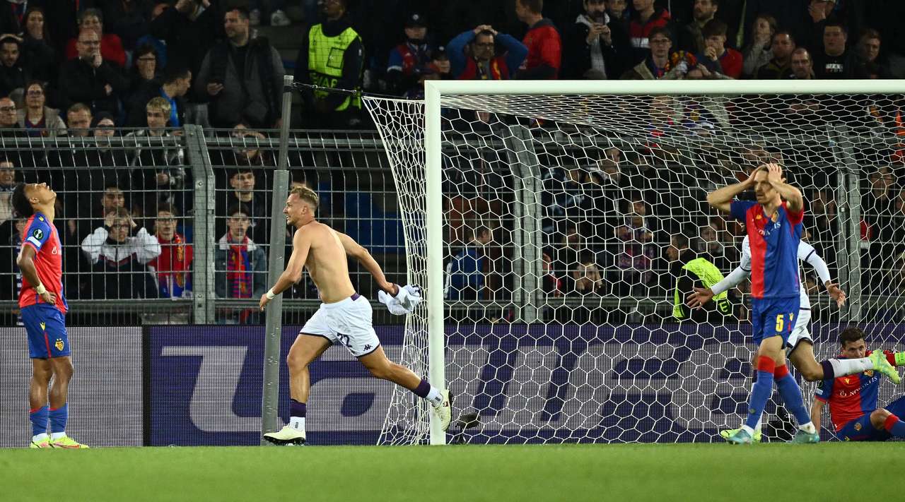 ( ВИДЕО) Фиорентина во 130 минута го расплака Базел и обезбеди финале