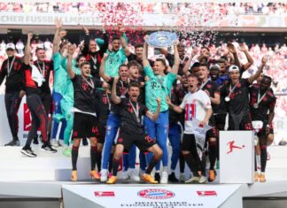 (ВИДЕО) Прославата на Баерн на новата шампионска титула