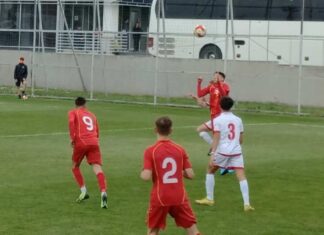 Победа и пораз на младите македонски фудбалери