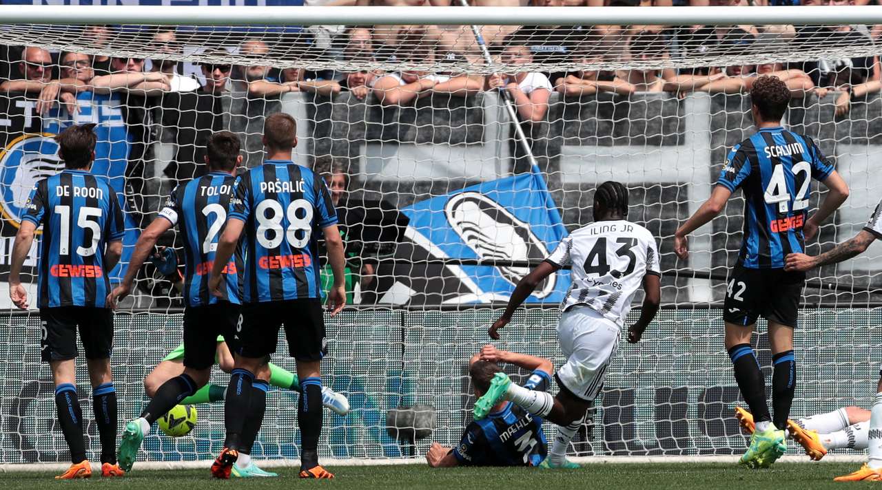 (ВИДЕО) Торпедо на Душан Влаховиќ, Јувентус ја надигра Аталанта