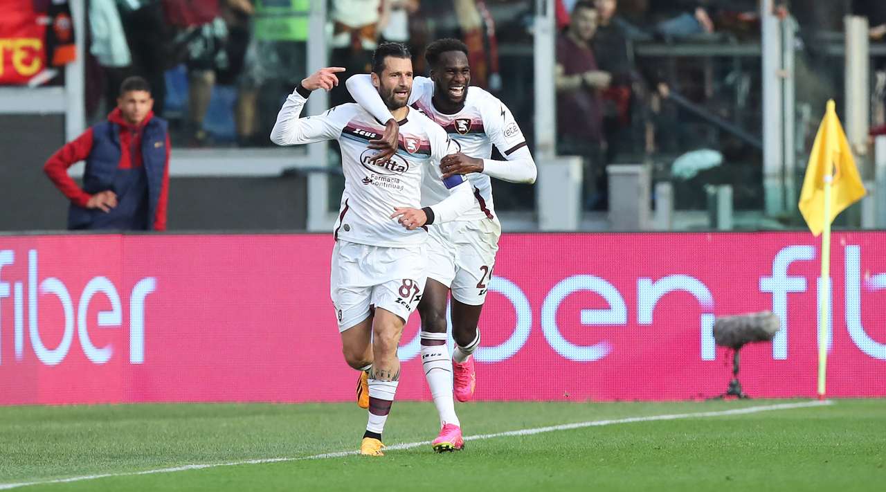 (ВИДЕО) Рома заборави да победува во Италија, само бод против Салернитана