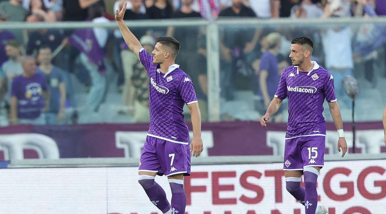 (ВИДЕО) Фиорентина со супер пресврт и нанесе нов пораз на Рома и Мурињо