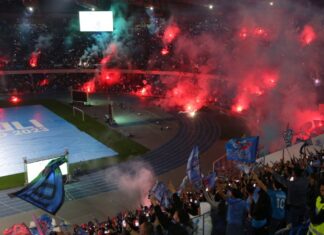 (ВИДЕО) Неверојатни сцени од Неапол, се навиваше и во црква, страст и емоции