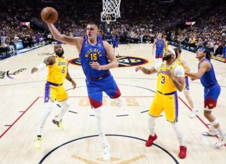 Денвер и Оклахома во полуфиналето, до кое Бостон го дели една победа