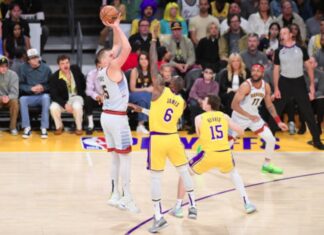 (ВИДЕО) Тројките со кои Јокиќ ги „полуде“ Леброн, Дејвис и Лејкерси