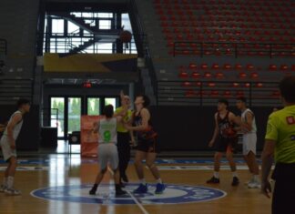 Водно Санс и Феникс ќе играат во финалето