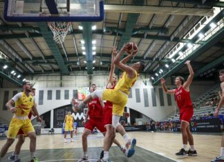 Македонските јуниори со 100-ка до прва победа на Евробаскет