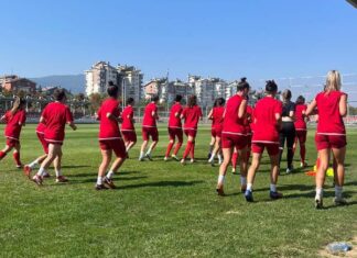 Македонските фудбалерки се подготвуваат за Бугарија