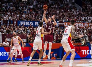 (ВИДЕО) Светскиот првак Шпанија „виси“ за четврт-финалето