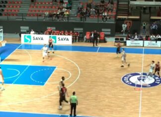 (ВИДЕО) Две „луди“ тројки во мак-баскетот (Главчев vs. Бајрам)