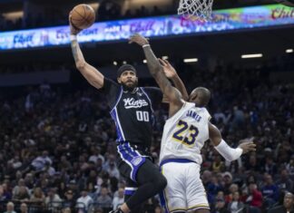 Сакраменто му го расипа јубилејот на Леброн Џејмс