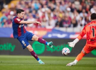 (ВИДЕО) Левандовски со два гола и донесе победа на Барселона
