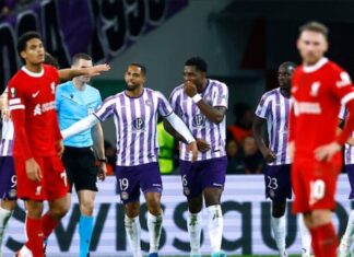 (ВИДЕО) Фаворитите Ливерпул и Рома се поразени во Лига Европа