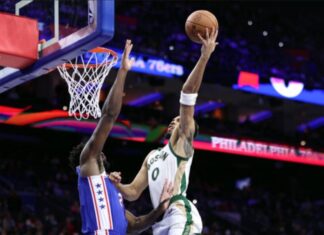 Бостон го доби дербито со Филаделфија