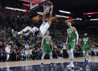 Бостон го претрпе првиот пораз, Ембид броеше до 48