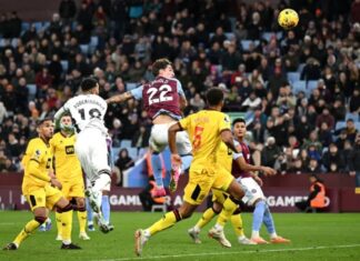 (ВИДЕО) Астон Вила се спаси од пораз, но се израмни со Арсенал на врвот на табелата