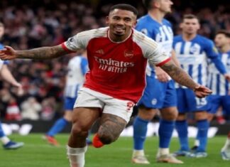 (ВИДЕО) Со победите Арсенал и Астон Вила пред Ливерпул