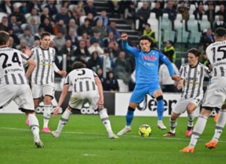 Ељиф Елмас се враќа во Наполи кој веќе испратил официјална понуда до Лајпциг