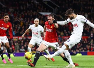 Тотенхем до бод на гостувањето во Манчестер