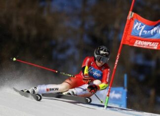 Лара Гут-Бехрами најбрза на велеслаломот