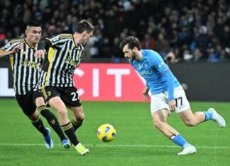 Наполи го доби Јуве и се врати во игра за местата во евро-куповите