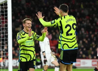 Арсенал го „торпедира“ Шефилд