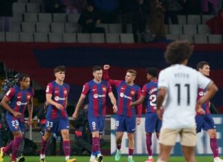 Левандовски со три гола и донесе победа на Барселона над Валенсија