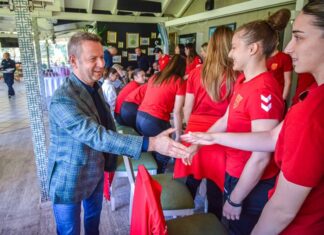 Раководството на РФМ на средба им го честитаа на ракометарките пласманот на ЕП (ГАЛЕРИЈА)