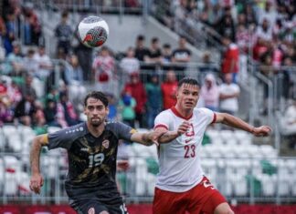 Младите надежи поразени од Полска