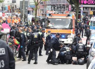 Ексклузивно видео од инцидентот во Хамбург – Застрелувањето на хулиганот кој нападнал со секира