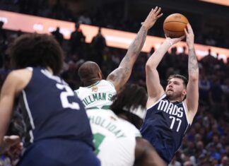 Далас со 38 разлика го „демолира“ Бостон