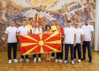 Македонските олимпијци го презедоа знамето од Претседателката, Сиљановска Давкова (ГАЛЕРИЈА)