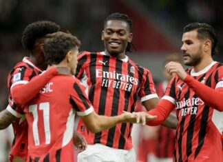 Милан ја „потопи“ Венеција за прва победа во новата сезона (ВИДЕО)